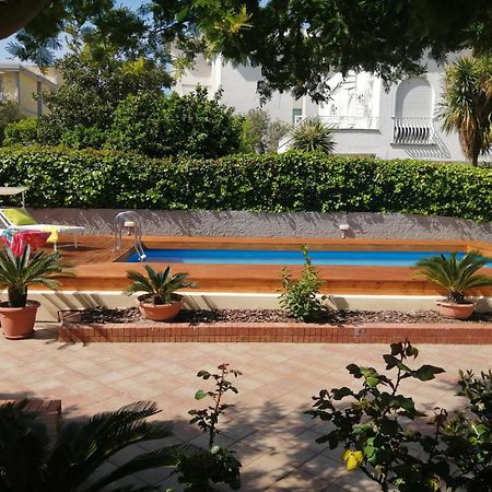 Summer Colors Rooms & Apartments Meta Exterior foto